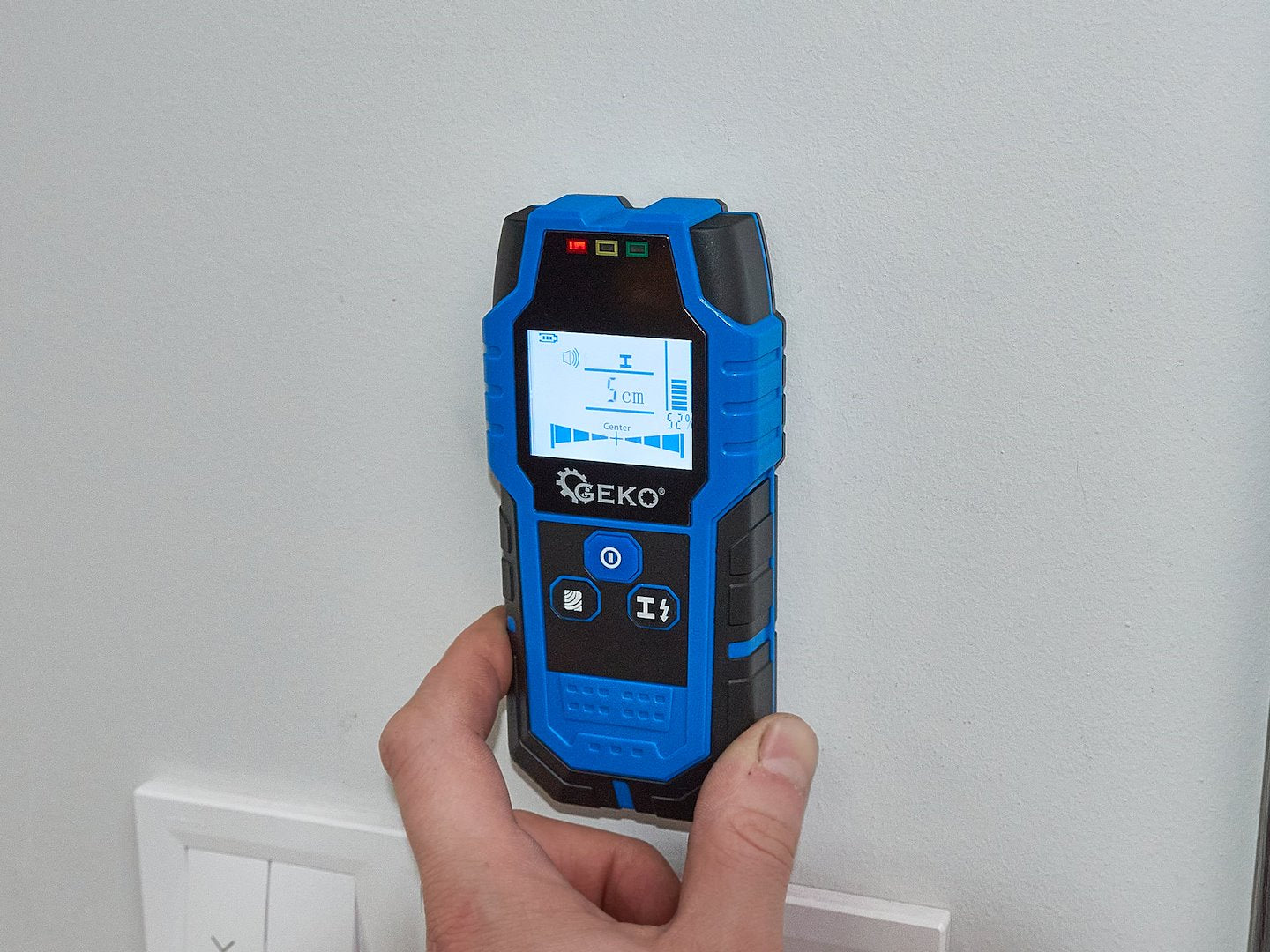 Ανιχνευτής Ψηφιακός Καλωδίων Και Προφίλ GEKO