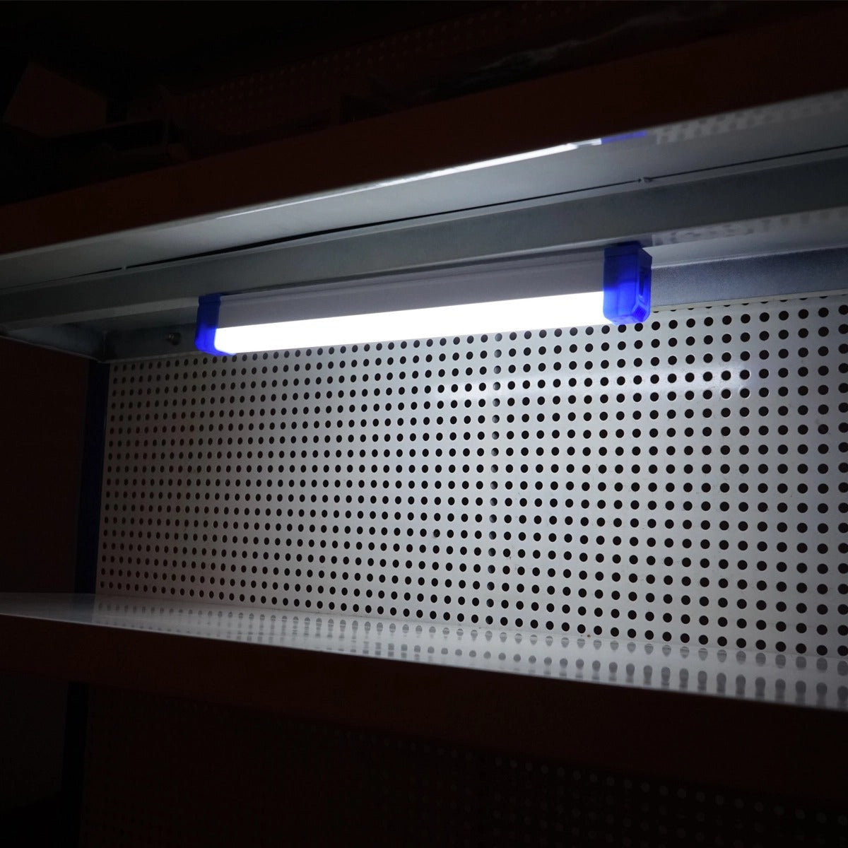 Λαμπα Led 60W 6500K Με Μαγνητικη Βαση & Επαναφορτιζομενη Μπαταρια 3600Mah, 520 X 23 X 38Mm, Ip20