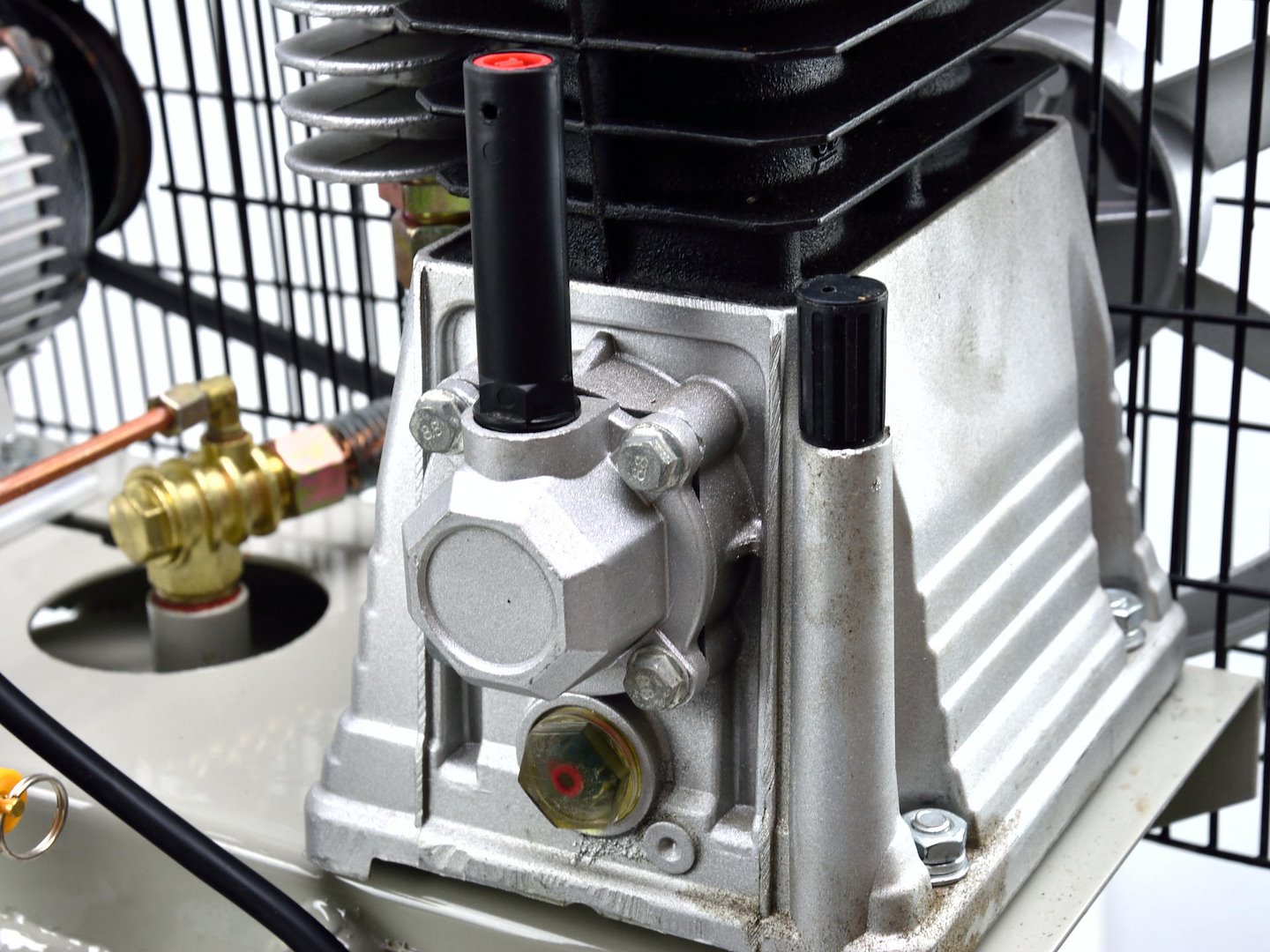 Κάθετος Αεροσυμπιέστης 100L 390L/Min 220V GEKO