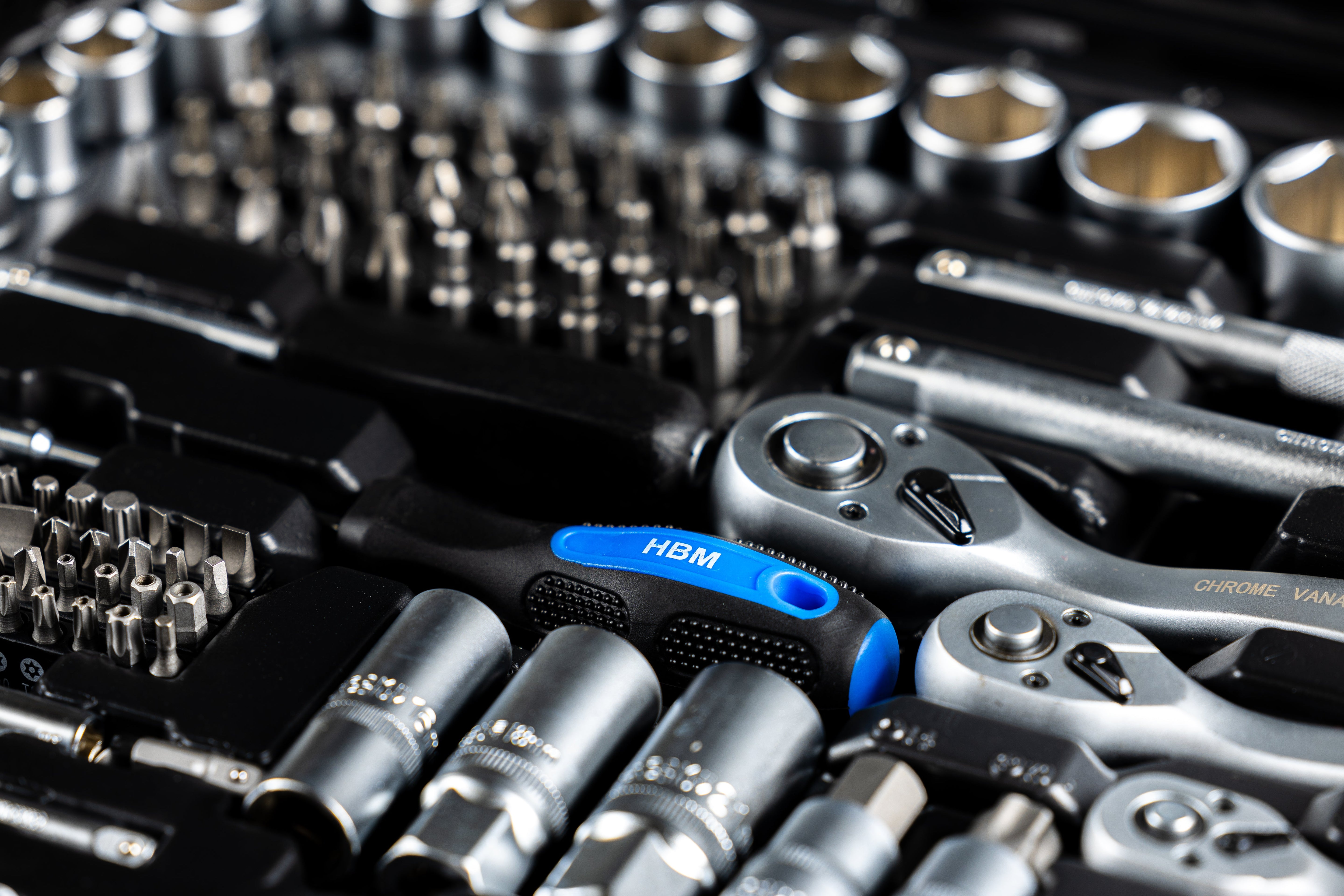 Hbm Εργαλειοθηκη Καστανιεσ Και Καρυδακια 1/2" 3/8" 1/4" Σετ 216Τμχ