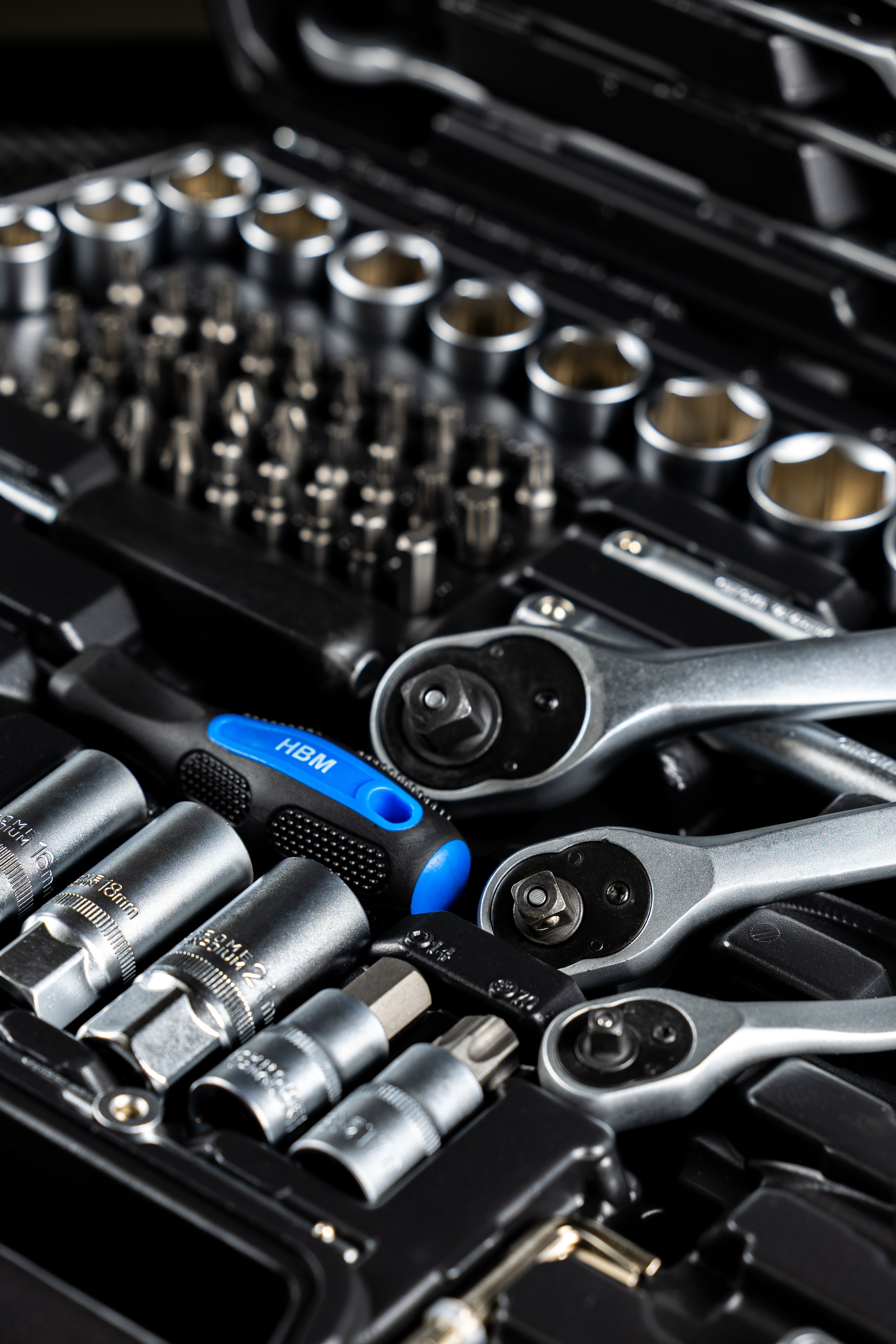 Hbm Εργαλειοθηκη Καστανιεσ Και Καρυδακια 1/2" 3/8" 1/4" Σετ 216Τμχ