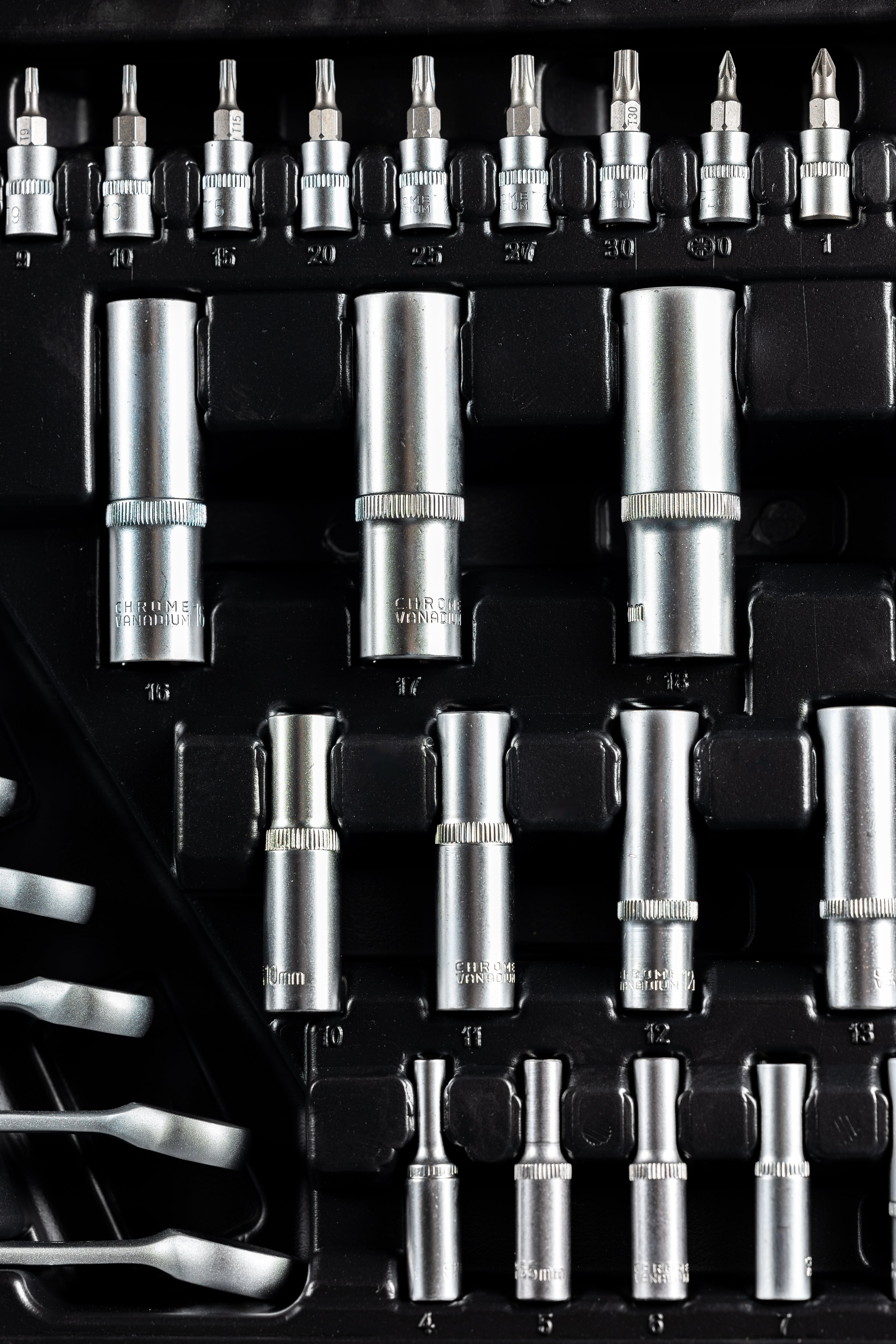 Hbm Εργαλειοθηκη Καστανιεσ Και Καρυδακια 1/2" 3/8" 1/4" Σετ 216Τμχ