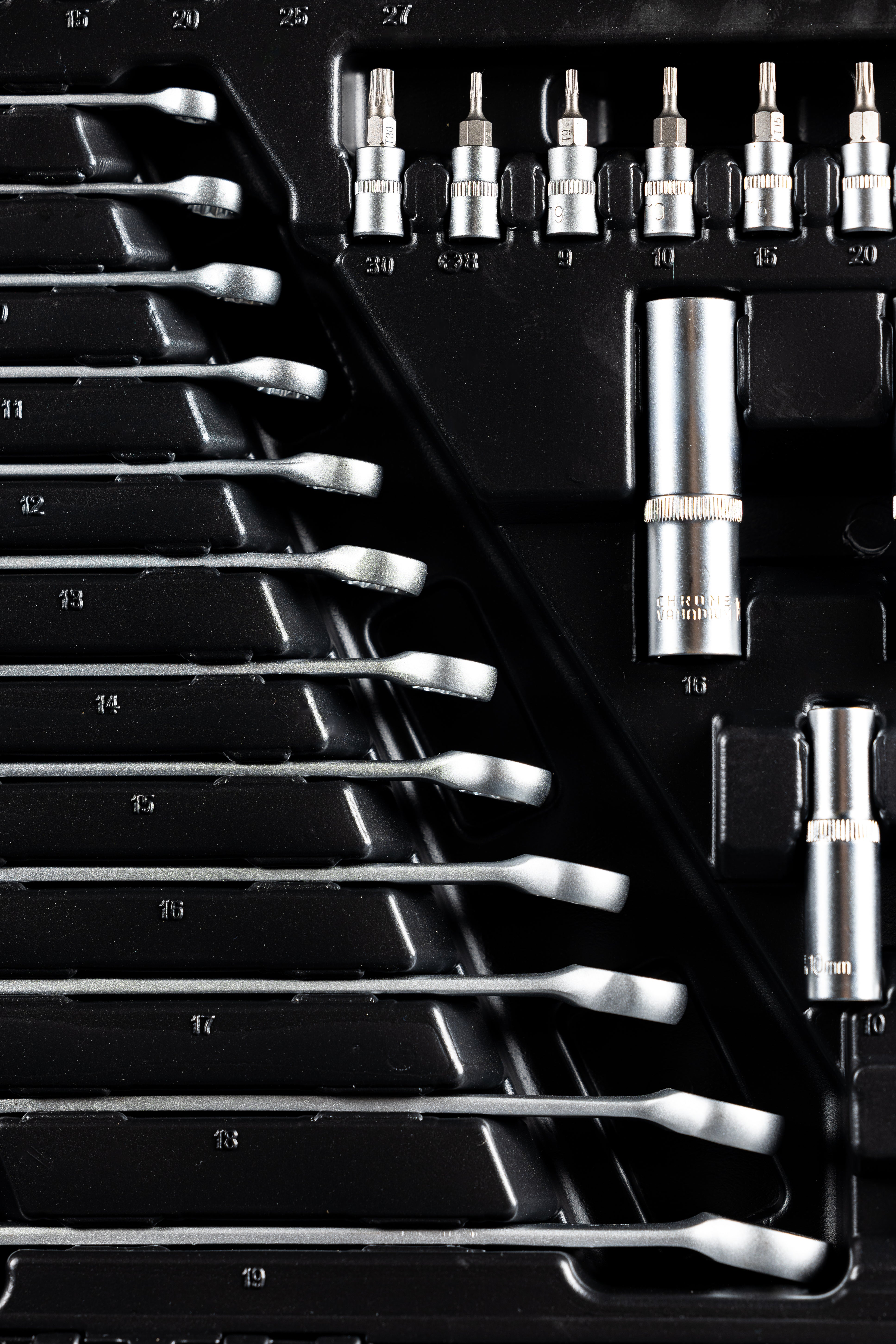 Hbm Εργαλειοθηκη Καστανιεσ Και Καρυδακια 1/2" 3/8" 1/4" Σετ 216Τμχ