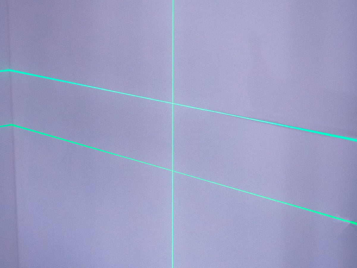 Aλφάδι Laser 360° 4D Με 2 Επαναφορτιζόμενες Μπαταρίες GEKO