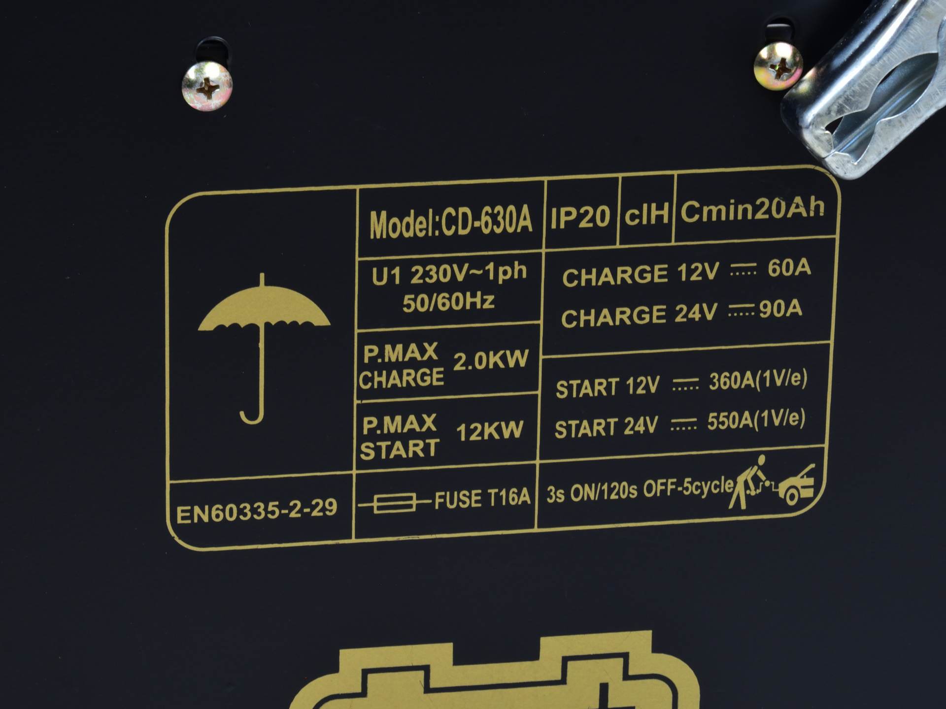 Εκκινητής Μπαταρίας Αυτοκινήτου Με Φορτιστή 550A Class 630