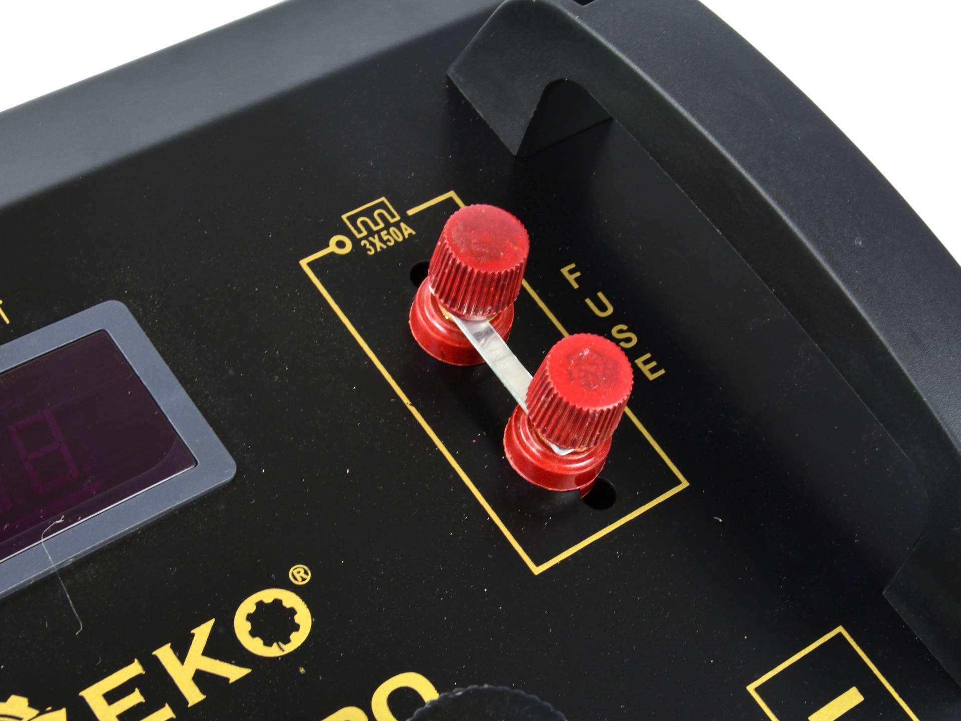 Εκκινητής Μπαταρίας Αυτοκινήτου Με Φορτιστή 550A Class 630