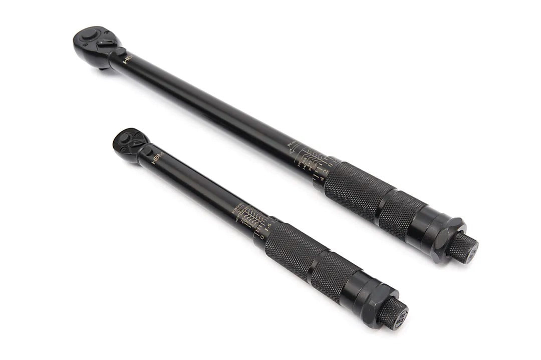 Σετ Δυναμόκλειδα 1/4” (5–25 NM) ȘI 1/2” (2–210 NM) Με Προέκταση 125mm Και Αντάπτορα 5Τμχ HBM Ολλανδία