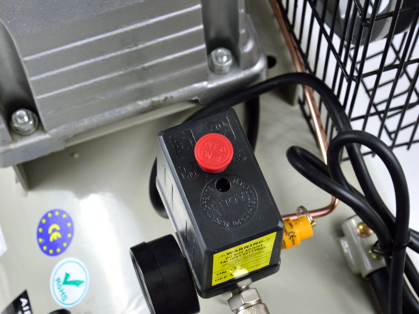 Αεροσυμπιεστής-Κομπρεσέρ Αέρος 100L 420L/Min 220V GEKO
