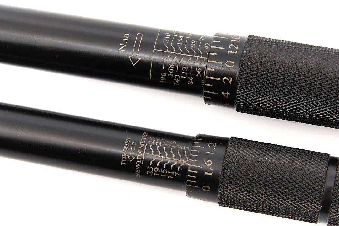 Σετ Δυναμόκλειδα 1/4” (5–25 NM) ȘI 1/2” (2–210 NM) Με Προέκταση 125mm Και Αντάπτορα 5Τμχ HBM Ολλανδία